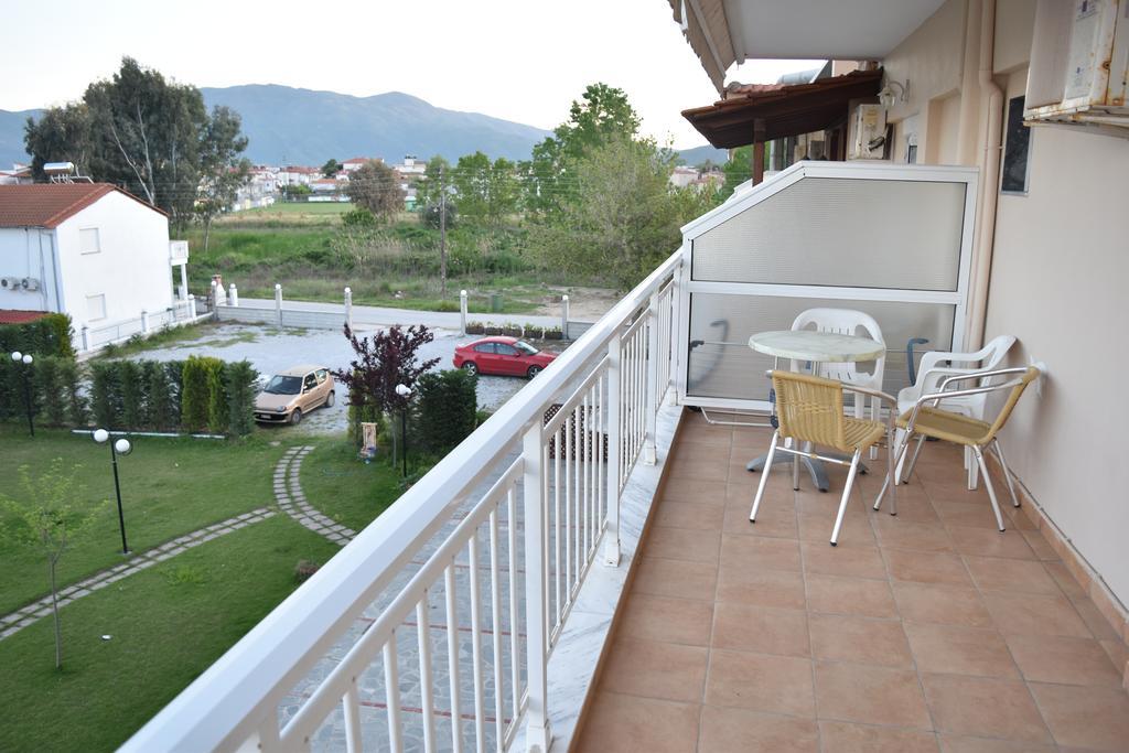 Pension Konstantinoupolis Bed and Breakfast Asprovalta Esterno foto