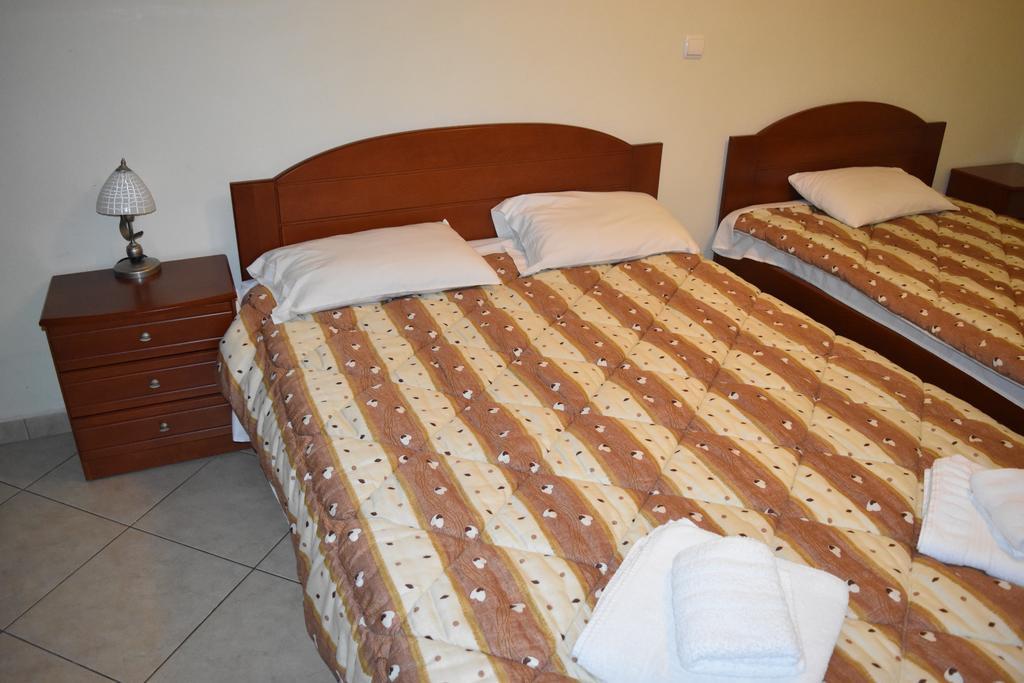 Pension Konstantinoupolis Bed and Breakfast Asprovalta Esterno foto