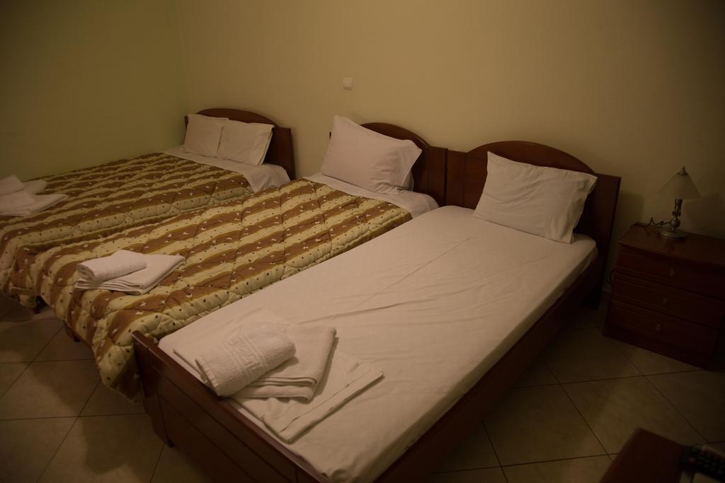 Pension Konstantinoupolis Bed and Breakfast Asprovalta Esterno foto